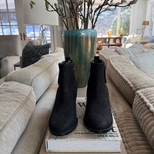 Blondo Waterproof bootie